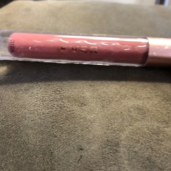 Ever Forever Longwear Liquid Lip Color (Color = Glam) - Picture 2 of 10